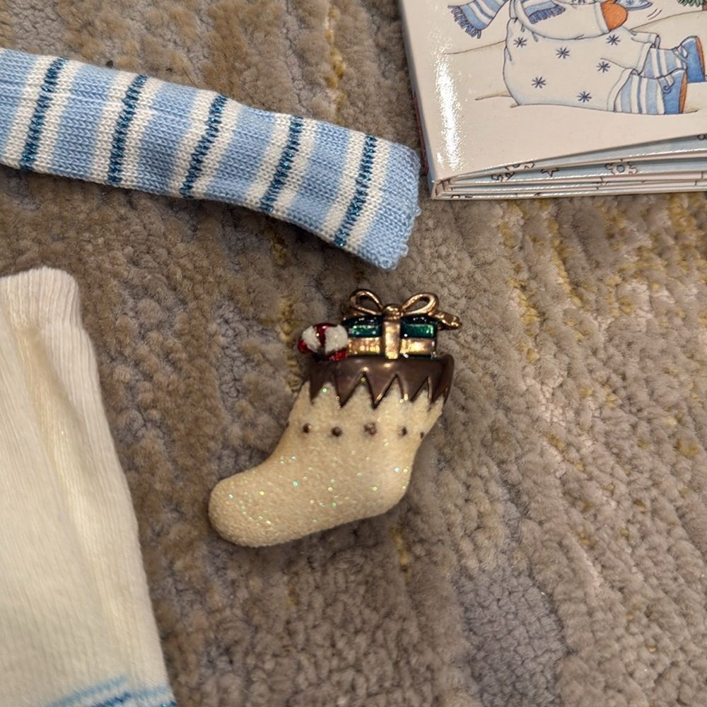 BITTY BABY/AMER GIRL TAGGED WINTER WONDERLAND SET IN BOX W/SNOW GLOBE, MORE BHS4 - Picture 7 of 7